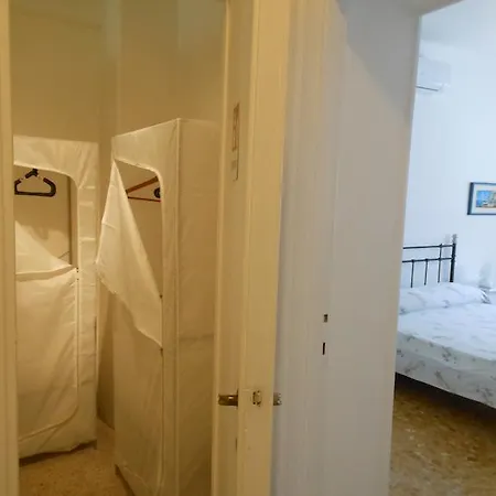 Romolo House בית נופש