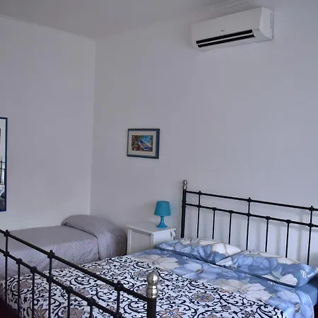 Romolo House